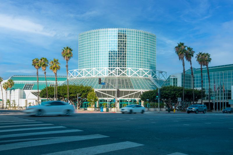LACC-South-Hall-Lobby3